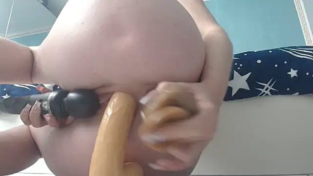 LaraLanee webcam