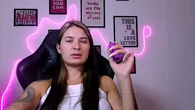 AlisaFrost webcam