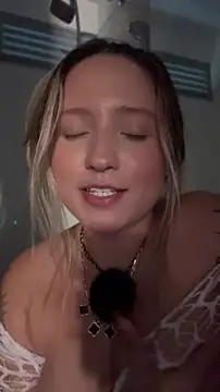 MiaPetit_ webcam
