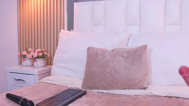 sara_goddess01 webcam