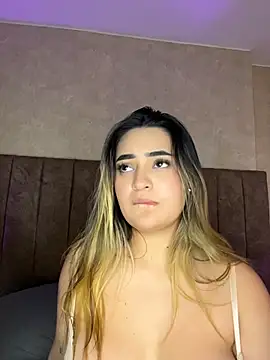 Antonella_Julieta webcam