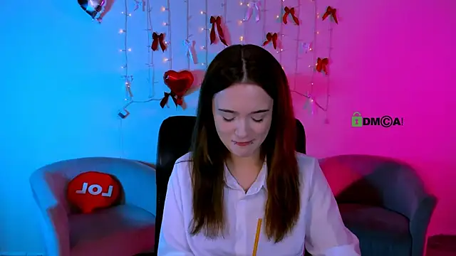 liana_kisses webcam