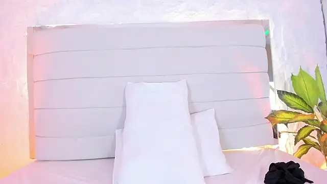 Ali_Hamilton webcam
