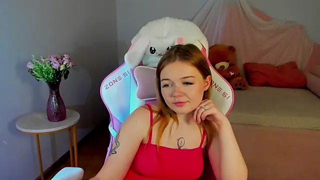 ElinaVale webcam