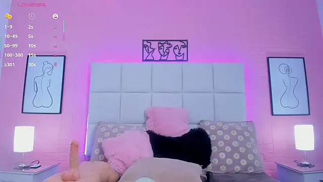 charlotte_kisss webcam