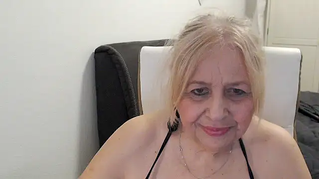 SusiLifeXXX webcam
