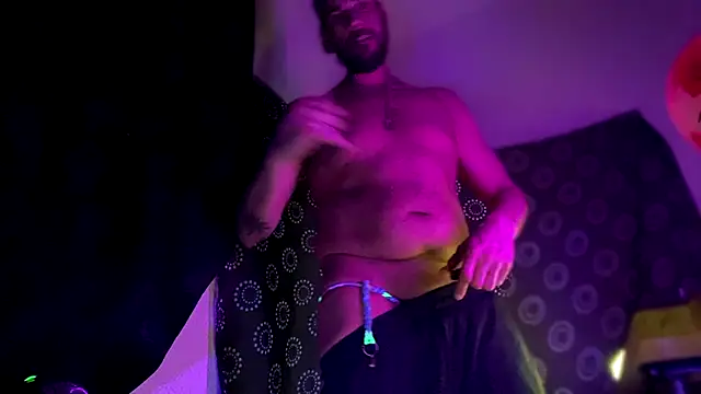 Guyst049 webcam