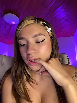 Isabella18_pink webcam