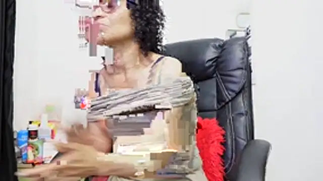 Aries_Mature webcam