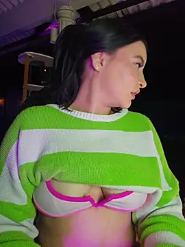 Pretty_Julieta webcam