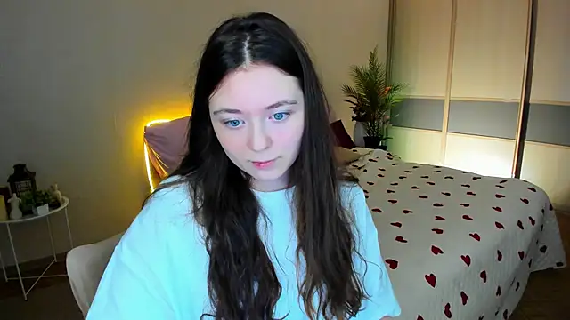AlluringLookk webcam