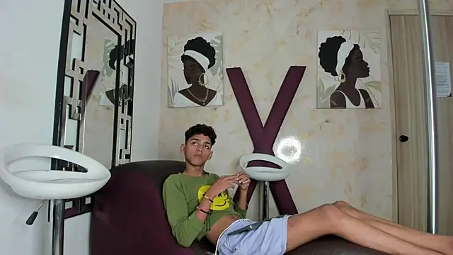 COUPLES_BOYS webcam