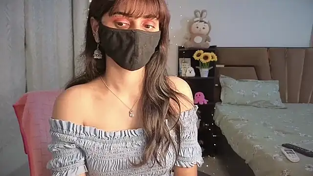 KavyaCurves webcam