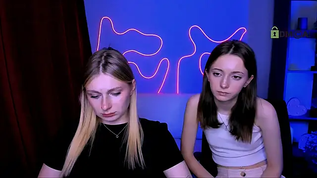 chloe_ley webcam