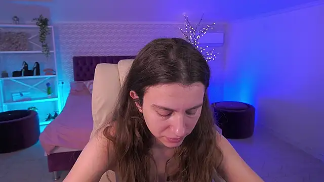 LittleJulii webcam