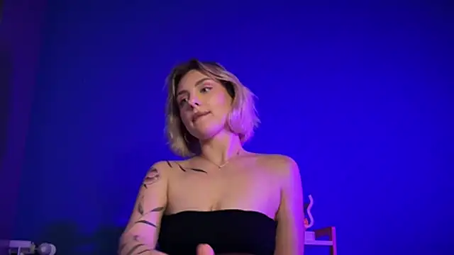 mari_grey webcam