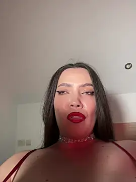 AlyraMoon webcam