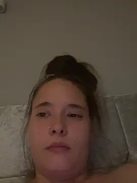 Poppylooloo webcam