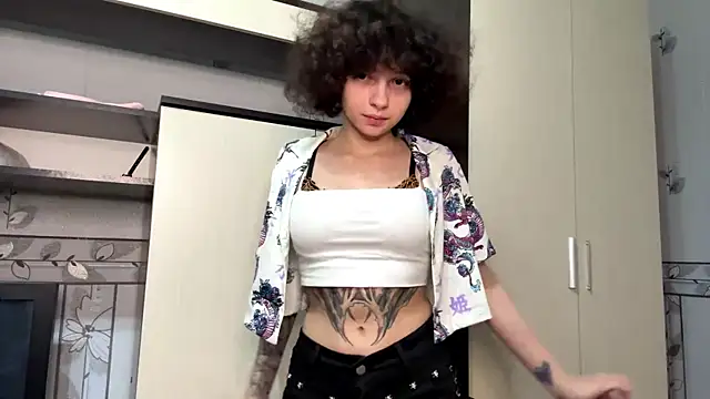 Nikatyanxx webcam