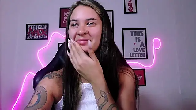 AlisaFrost webcam