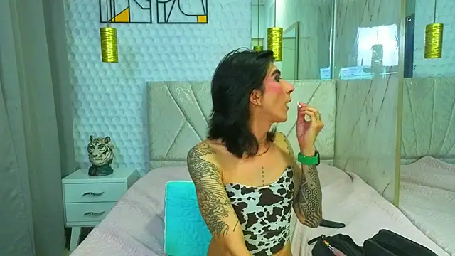 MissScarlett_ webcam