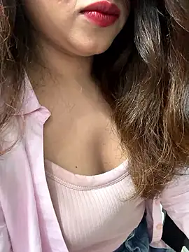 Yours_riya11 webcam