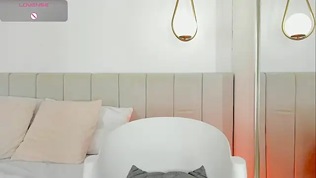 SensuallJenn webcam