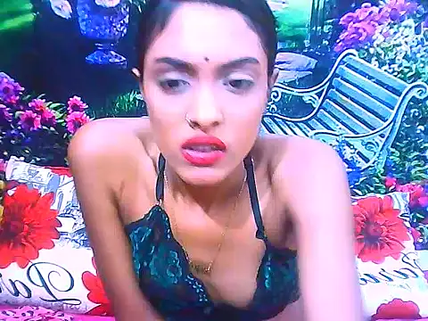 IndianPretty14u2Luv webcam