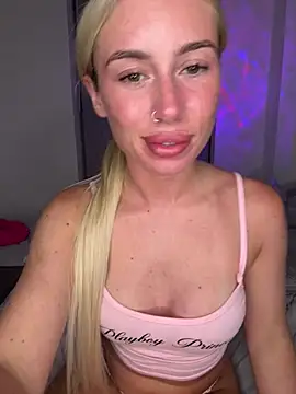 SexySaraxxoo webcam