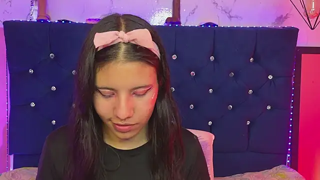 Dakotaa_Johnson webcam