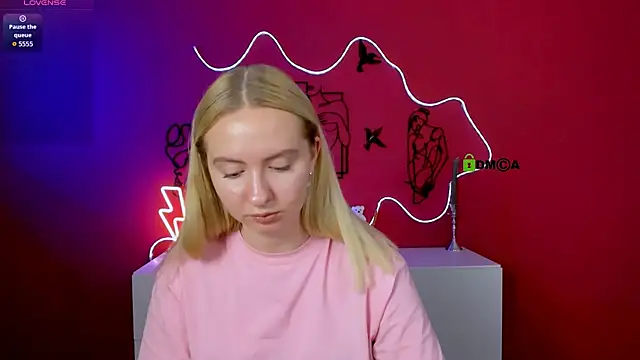 mila_glow1 webcam