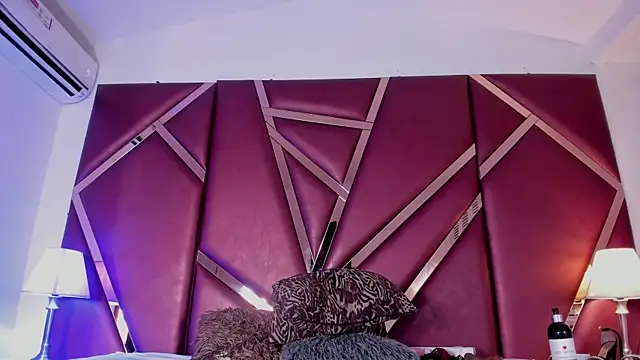 SelenaBloom webcam