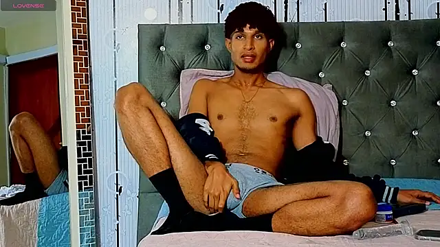 Alex_Bloom webcam