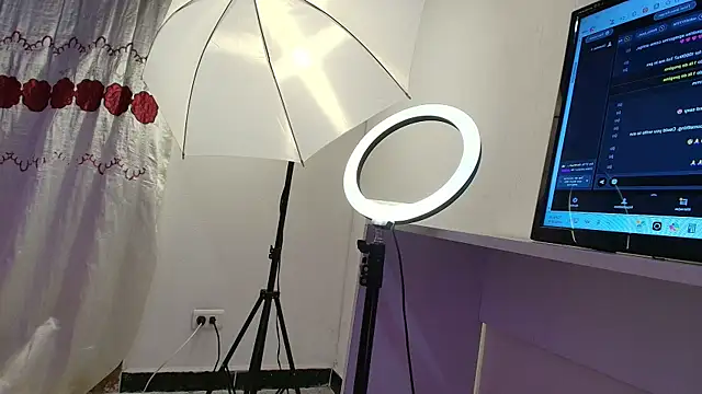 nikki__uwu - Nikki__uwu's free webcam - UK Sex Cams