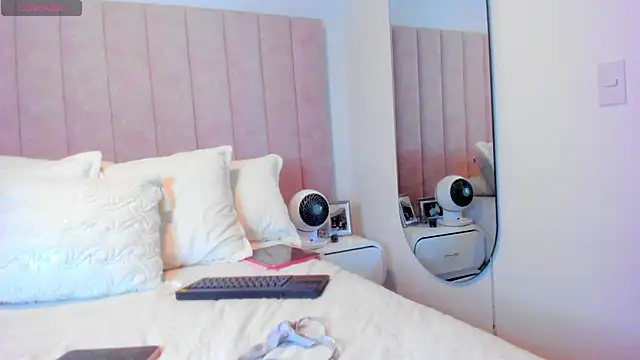 kittyy_milk_001 webcam