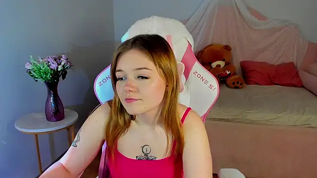 ElinaVale webcam