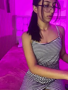 MoonLitDoll webcam