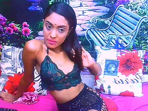IndianPretty14u2Luv webcam