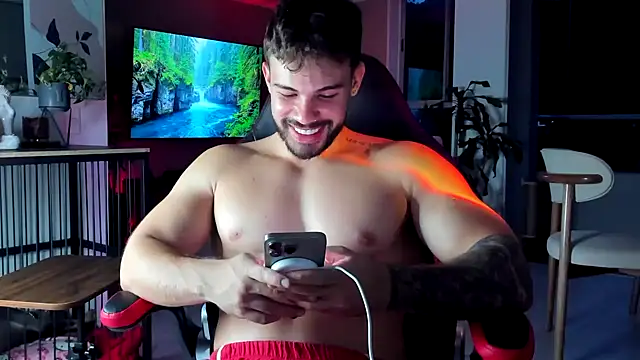 Valenthino_Salvatore live sex cam