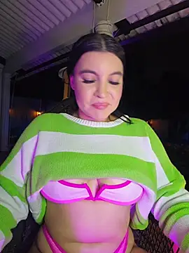 Pretty_Julieta webcam
