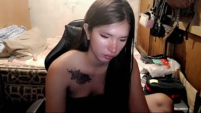 yanaleciousxx webcam