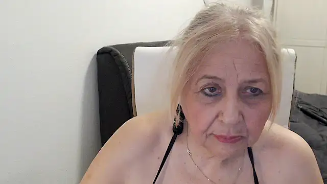 SusiLifeXXX webcam