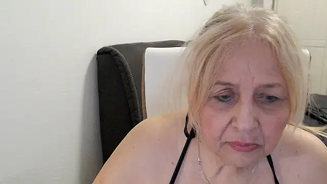 SusiLifeXXX webcam