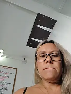 LilithBoneth webcam