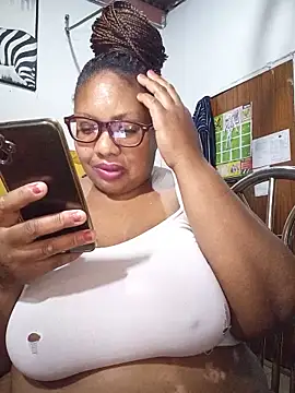 YELLOW_BONE webcam