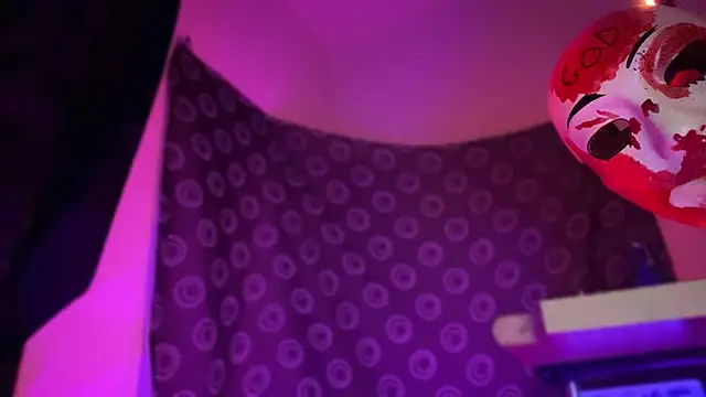 Guyst049 webcam