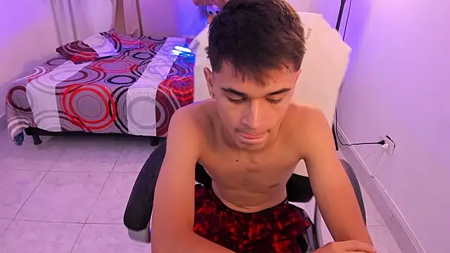 Aron_Boyy webcam