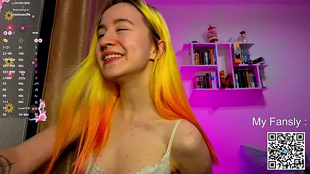 Emilya201 webcam