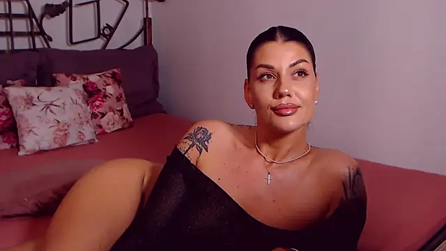 YvonneEverlee webcam