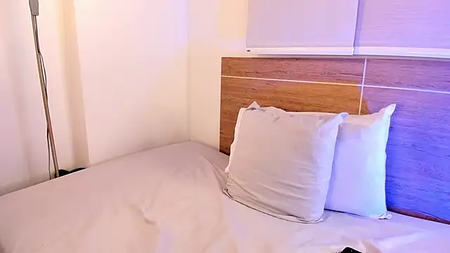 miaa_daniels webcam